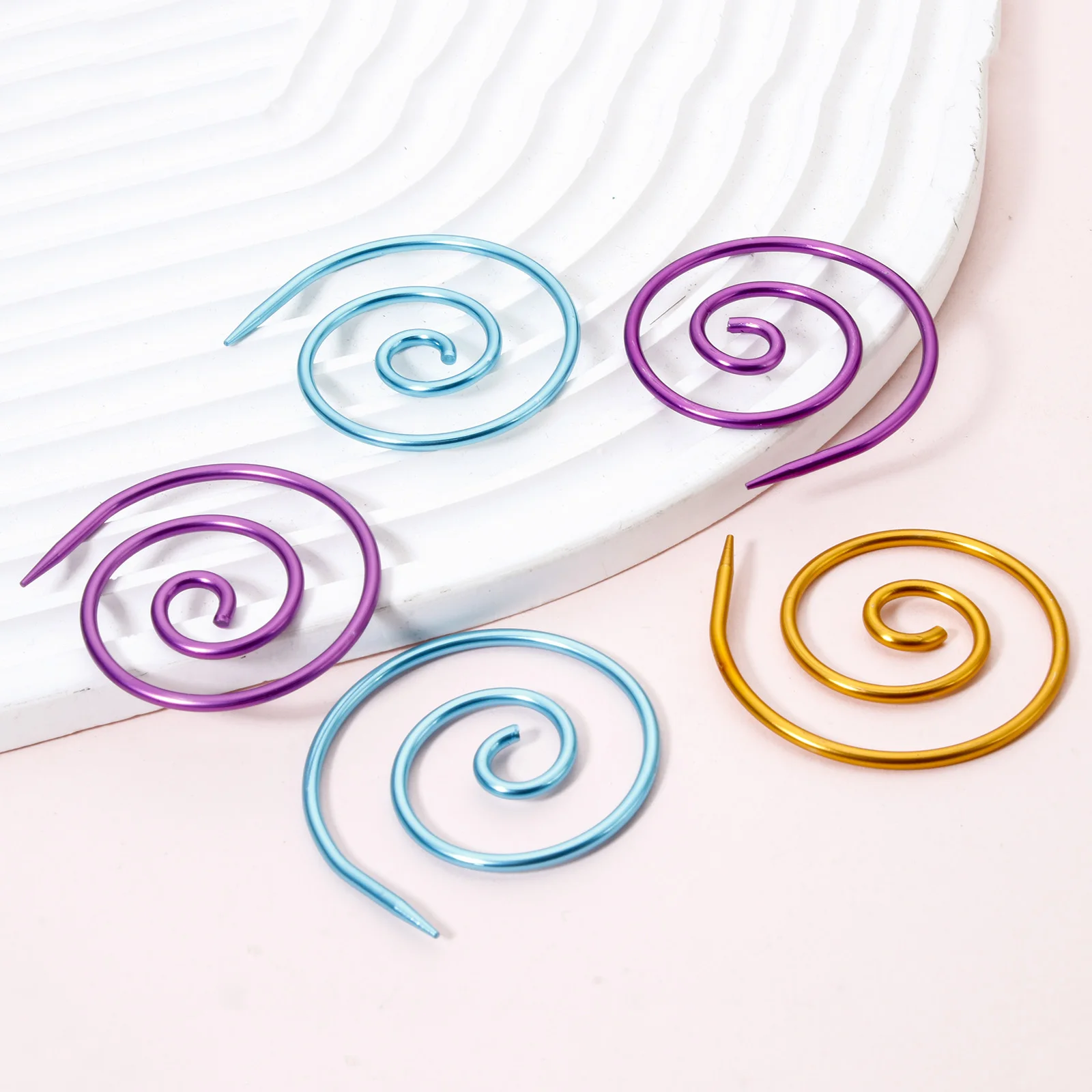1 Set(2PCs/Set) Multicolor Alloy Knitting Needles DIY Knit Tools Accessories Spiral Sewing Weave Sweater Craft 5cm x 4.4cm
