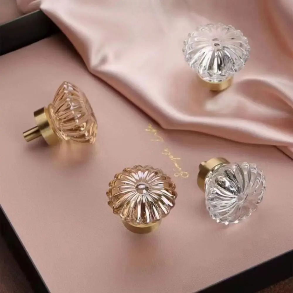 Kryształowe szklane uchwyty meblowe Szampańskie / Przezroczyste pojedyncze uchwyty do szuflad Luksusowe złote podstawki Gałki do szafek kuchennych