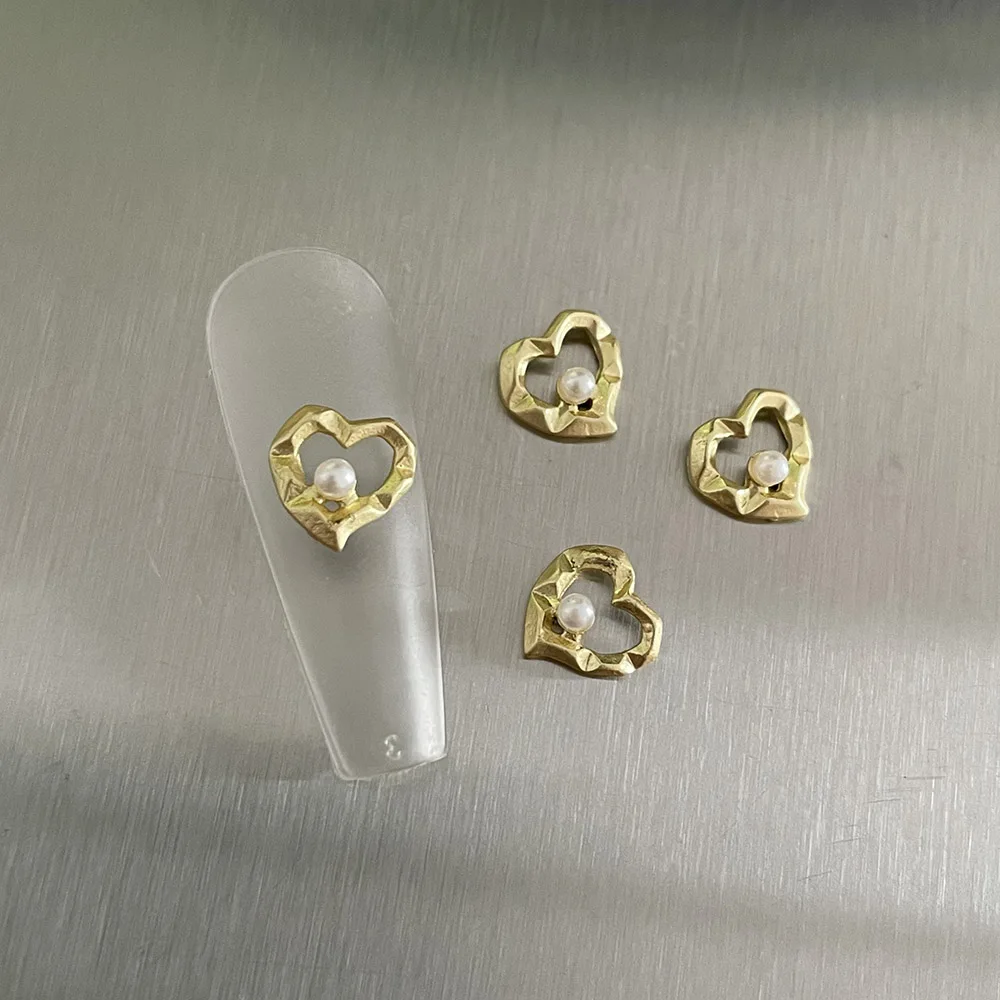 Zigzag-corazón de oro de 18K, aleación metálica, abalorio en forma de corazón, manicura, adornos de puntas de Gel UV, 404art