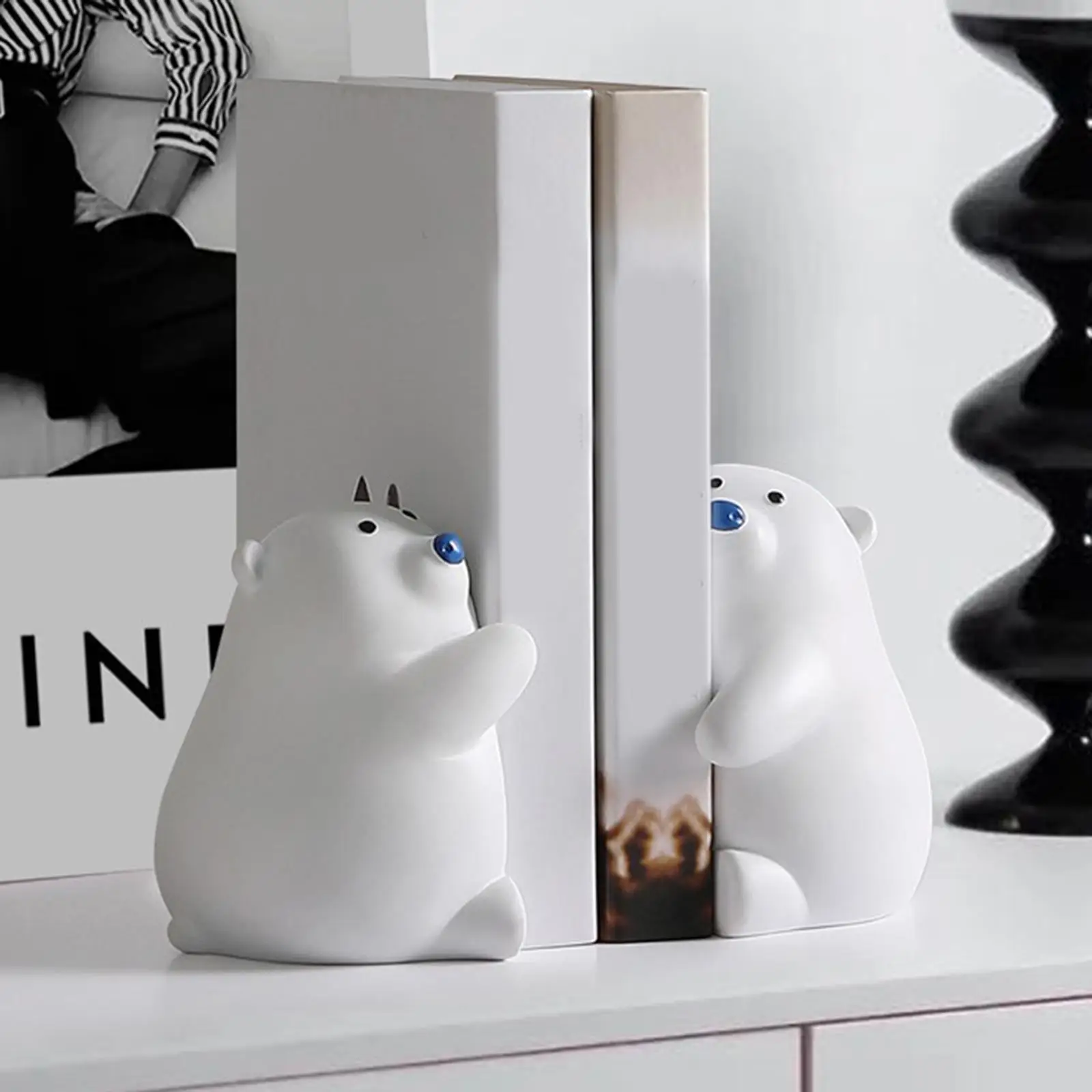 2Pcs/Set Adorable Hugging Bear Bookends Cute Bear Book Stoppers Creative Animal Figurines for Shelves Desk Cabinet Home Decor