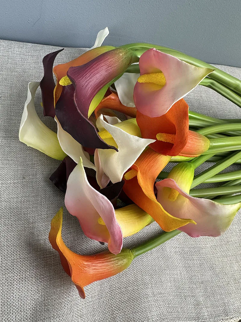 5/6 Stück Künstliche Blumen PU Kleine Seetaro Realistische Callas Lilie Hotel Dekoration Kunstblume Simulation Roter Calla-Zweig – Detail 18