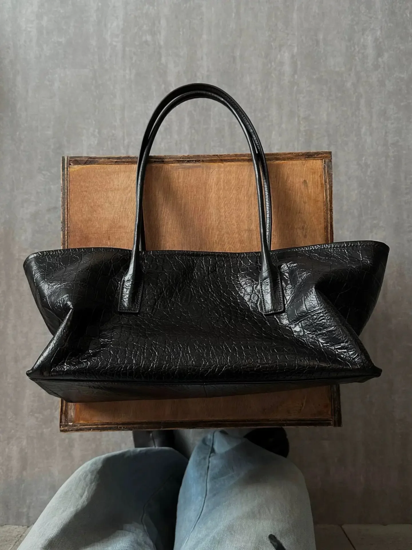Modische Krokodil-Damenhandtasche, Große Kapazität PU-Leder Schultertasche für Frauen, Reise-Großtasche, Elegante Pendler-Handtasche für Damen – Detail 7