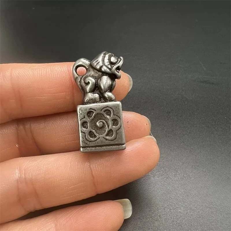 Nepalese Tibetan handmade Tojia auspicious beast seal ornament pendant snow lion Tojia Tibetan seal