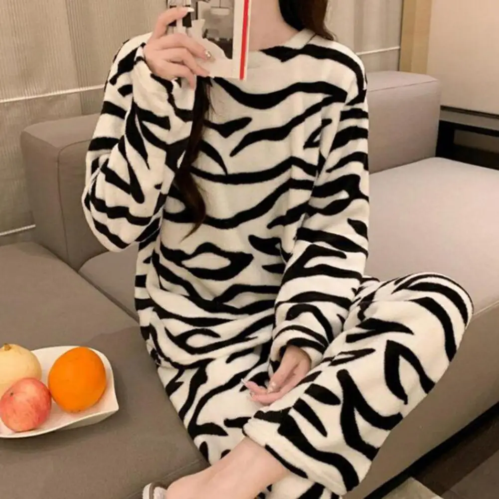 Winter Pajamas Suit Cozy Zebra Print Winter Pajamas Set with Plush Fabric Elastic Waist 2 Piece Homewear for Women for Nights