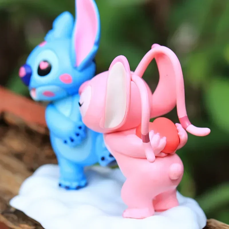 Disney Stitch Lovers Model Doll Angel Kissing Stitch Statue Desktop Display figurine ornamenti regali per la fidanzata di san valentino