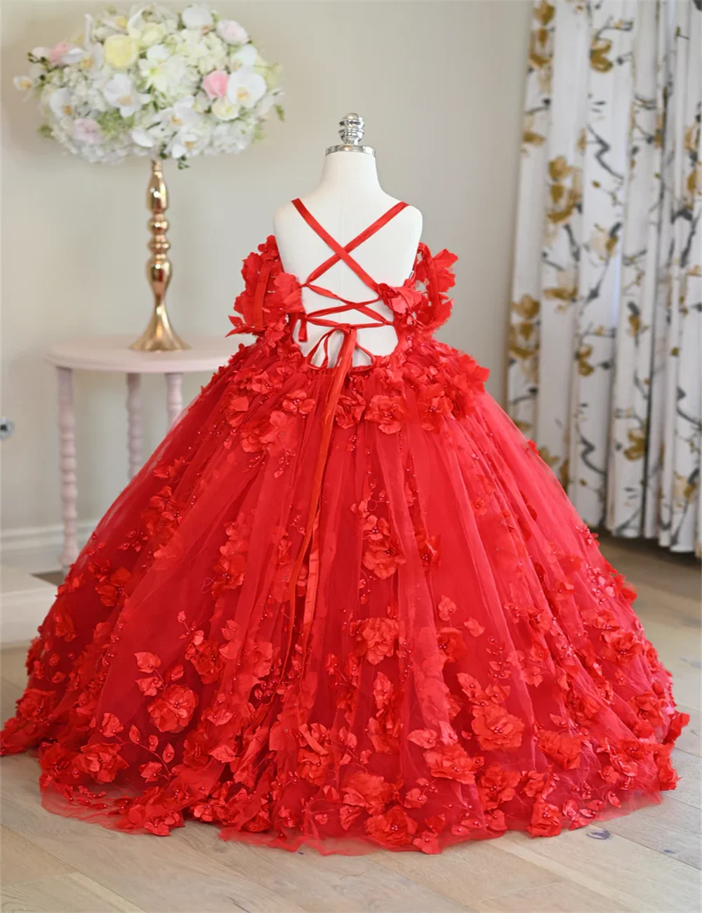 Luxury 3D Applique ชุดเดรสดอกไม้สําหรับงานแต่งงาน Ruffles ดอกไม้เด็กวัยหัดเดินประกวด Gowns Tulle เจ้าหญิงเด็กชุดวันเกิด UP