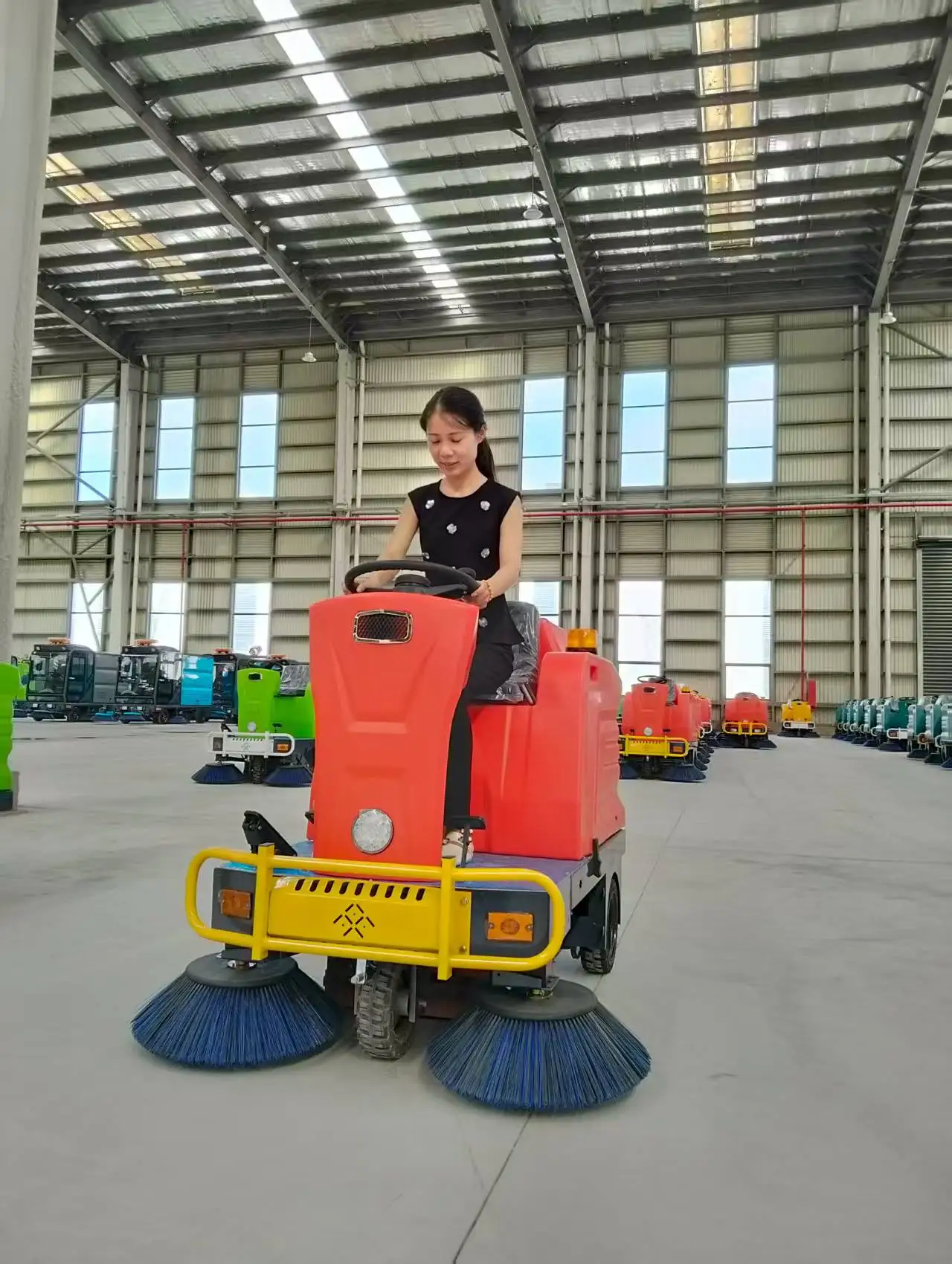 

Road, Street, and Industrial Cleaning Ride on Vacuum Cleaners