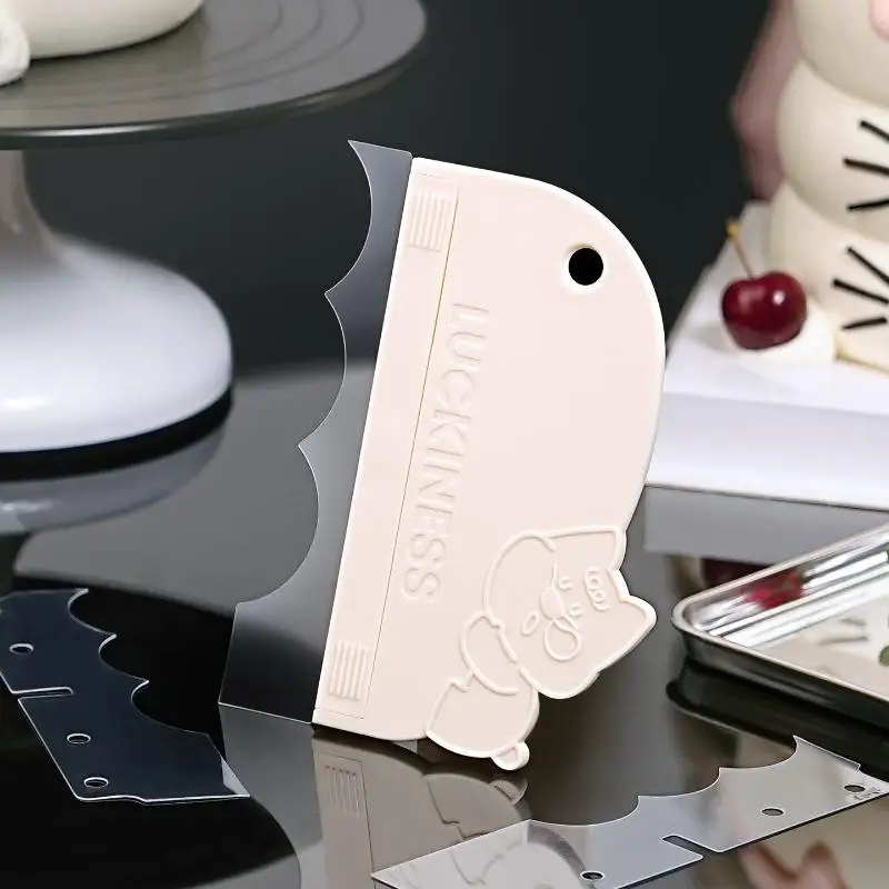 Soft Clear Cream Scraper Easy to Clean Smooth Edge Cake Smoother Icing Pastry Decorating Tool for Beginner Baking Lovers