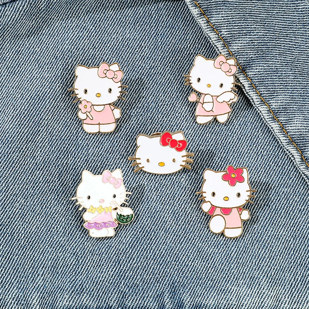 Sanrio Kawaii gato Pin de Metal lindo broche de aleación regalo de Anime japonés para niñas Fans coleccionistas accesorio de moda al por mayor