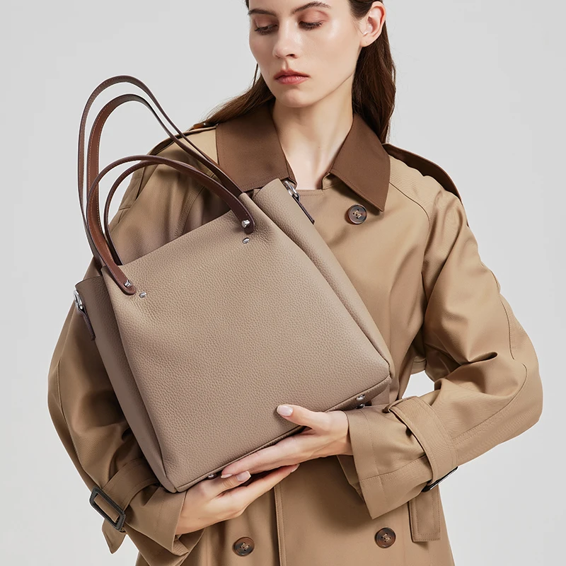 2025 Autumn and winter New Ladies' Genuine Leather Handbag Trendy women's handbags Large Capacity Designer Luxury Shoulder Bag