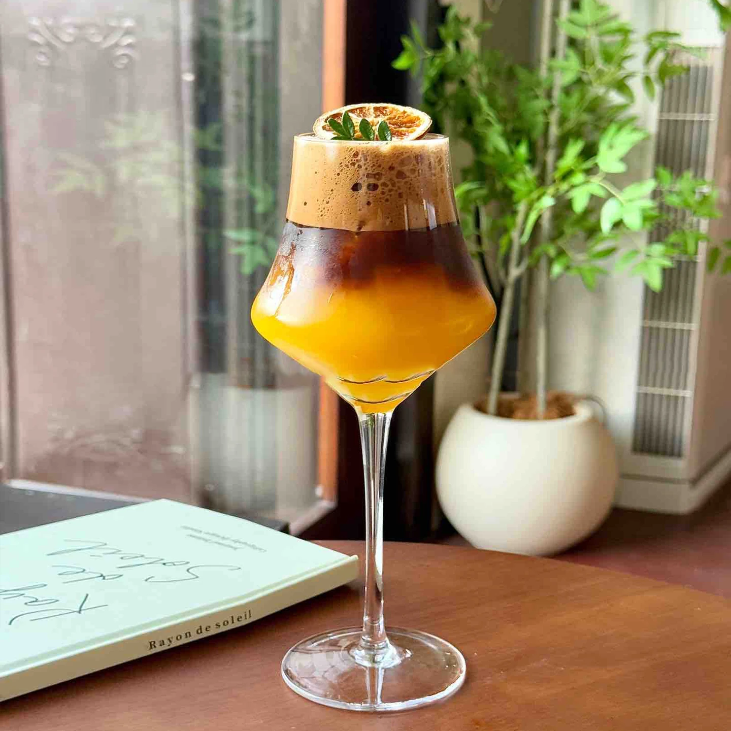 

Niche Minimalist Design High-stem Cocktail Glass Retro Creative Transparent Wine Glass Glass Cup Specialty Coffee Cup