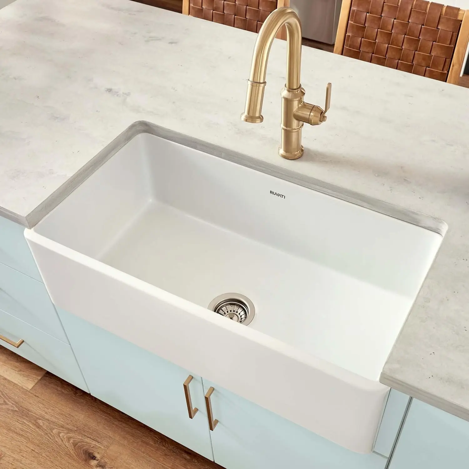 33 X 20 Inch Fireclay Reversible Farmhouse Apron-Front Kitchen Sink Single Bowl - White - Rvl2300Wh