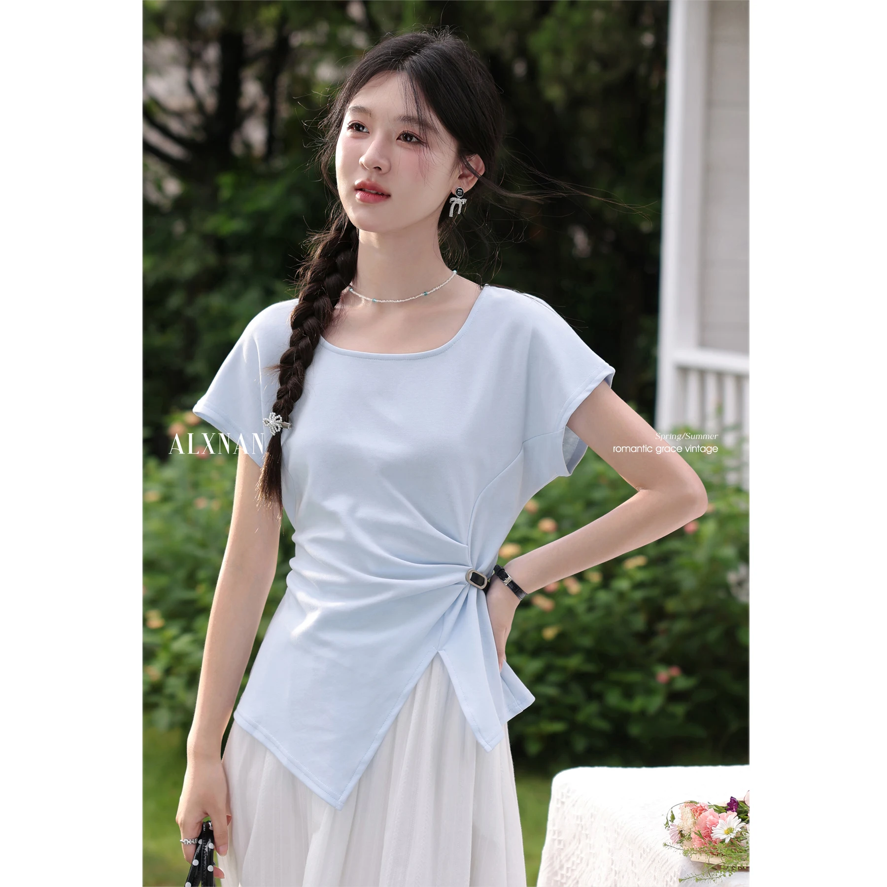 

ALXNAN Blue T-shirt for Women Elegant U-neck Irregular Pleated Cotton T-shirt 2025 Summer Casual Short Sleeve Tops Female L56601