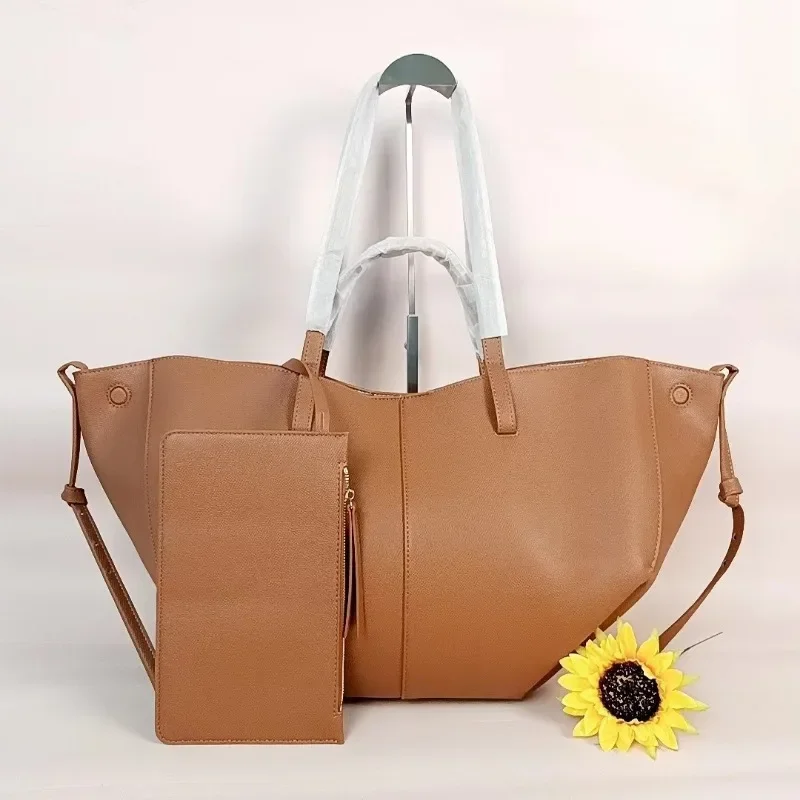 

New French Niche Hand-held Underarm Women's Bag Fashionable and Elegant Wing Large Capacity Tote Mother Shoulder Bag Commuter