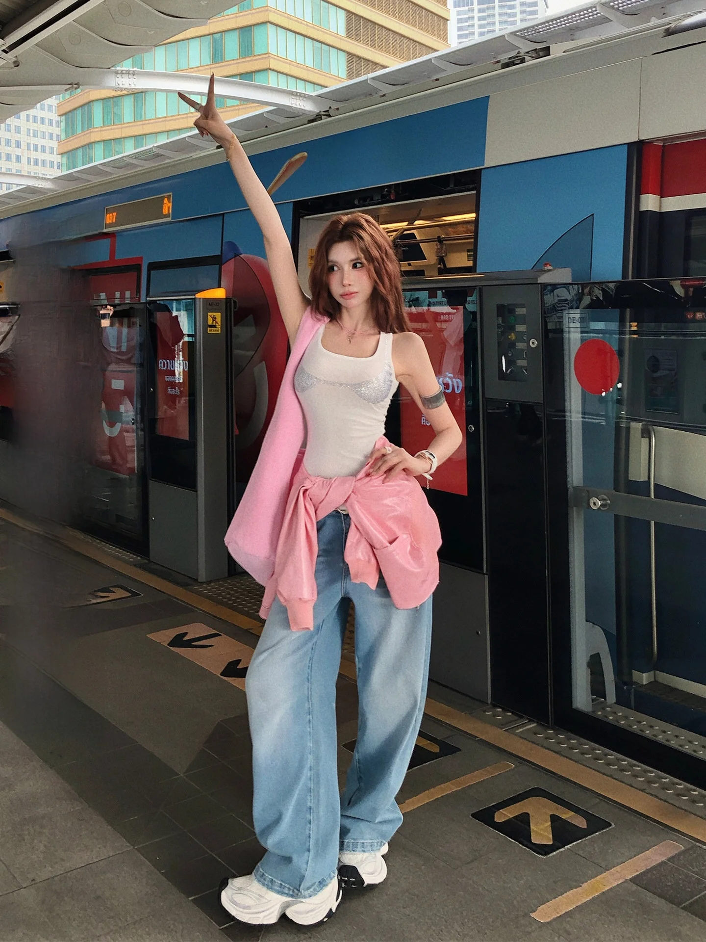 

Wan Jun Li American Retro 92 Cotton Waed Double ket Denim Jeans Women Super Version Wide Leg Knife Denim Pants