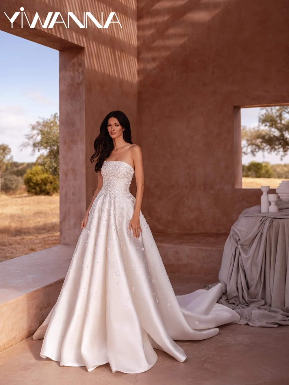 

Glamorous Beaded 3D Flower Wedding Dress A-line Strapless Satin Long Bridal Gown New Customized Backless Dresses For Bride