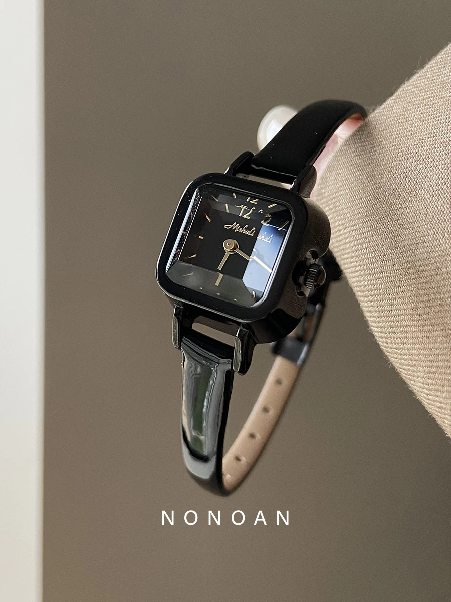 

Elegant ladies watch Luxury high-end black retro no second hand small sugar cube quartz waterproof student women's watch
