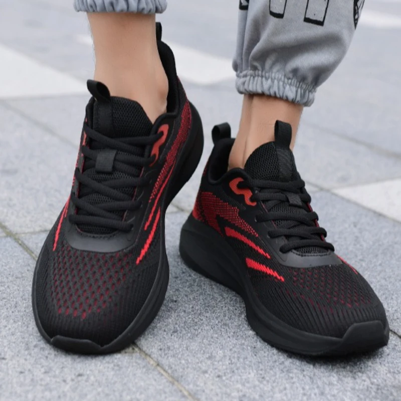 

Spring Men's Large-sized Flat Low-top Round-toe Color-block Fly-woven Breathable Mesh Ultra-light Outdoor Casual Sports Shoes