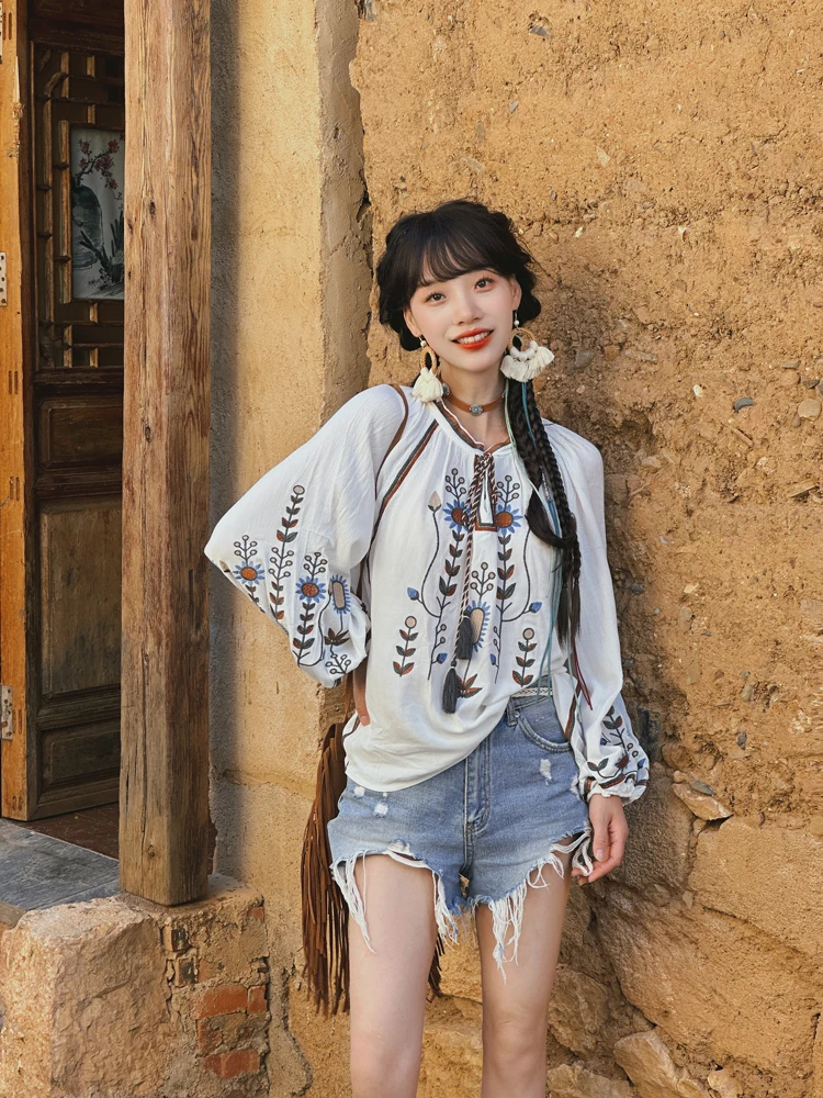 

Casual Loose Cotton Linen Long Sve round Ne Embroidered T irt Women's Comfortable Top Ethnic Sle Vintage Design