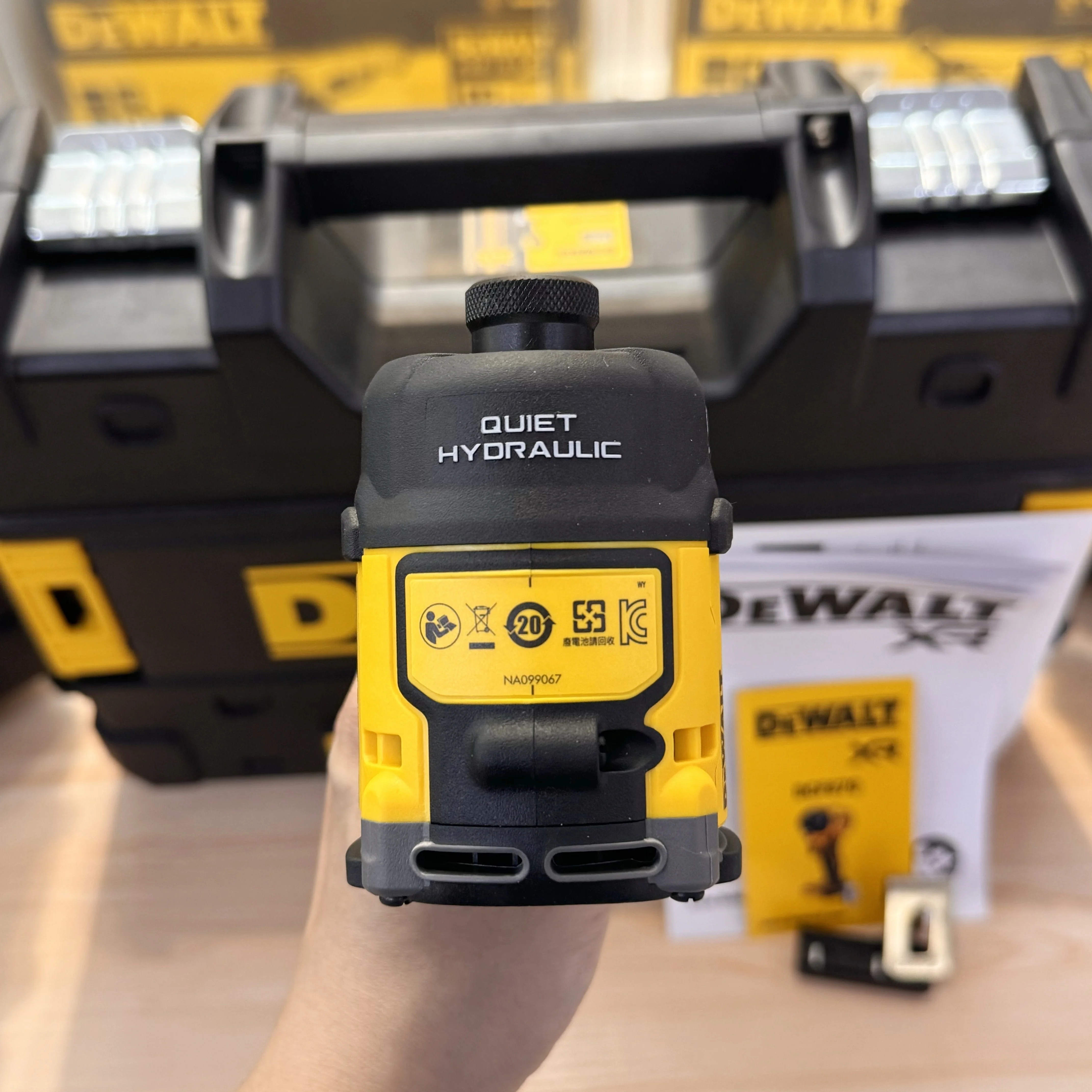 DEWALT bor Driver tanpa kabel 20V MAX XR, DCF870 1/4 inci, obeng Impact hidrolik senyap, kebisingan maksimum 78dB(A), alat listrik tanpa sikat