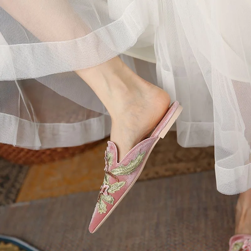 

Summer 2026 Women's Pointed Toe Embroidered Flat Head Mule Half Slip Outdoor Wear Lazy Slip-On Sandals Fashion Single Shoes