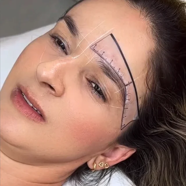25 sztuk/worek Microblading szablon do brwi naklejka przewodnik po brwi narzędzie do kształtowania brwi PMU akcesoria do makijażu materiały eksploatacyjne taśma w kształcie brwi