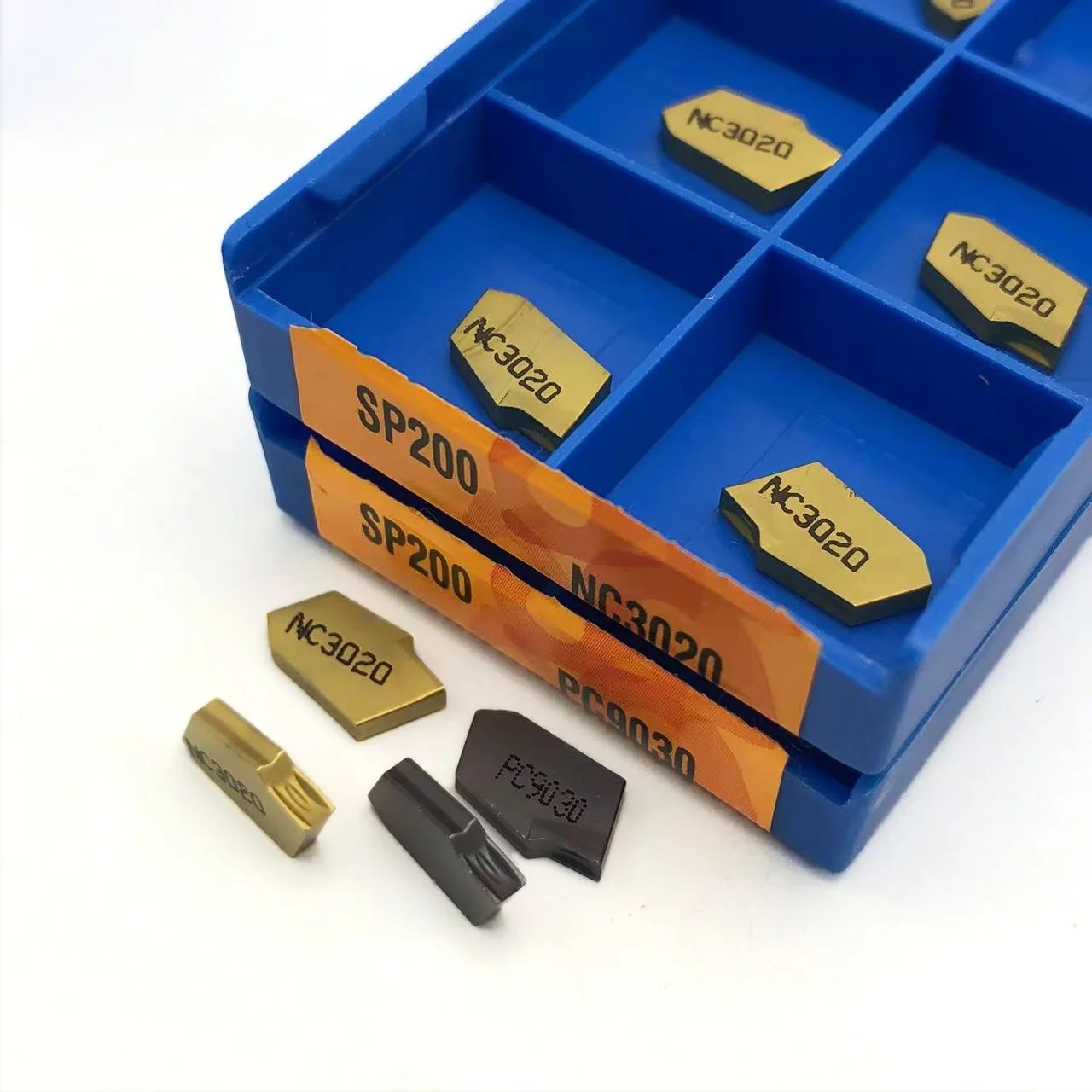 Grooving inserts SP200 SP300 SP400 PC9030 NC3020 NC3030 grooving carbide inserts SP 300 lathe tools turning insert