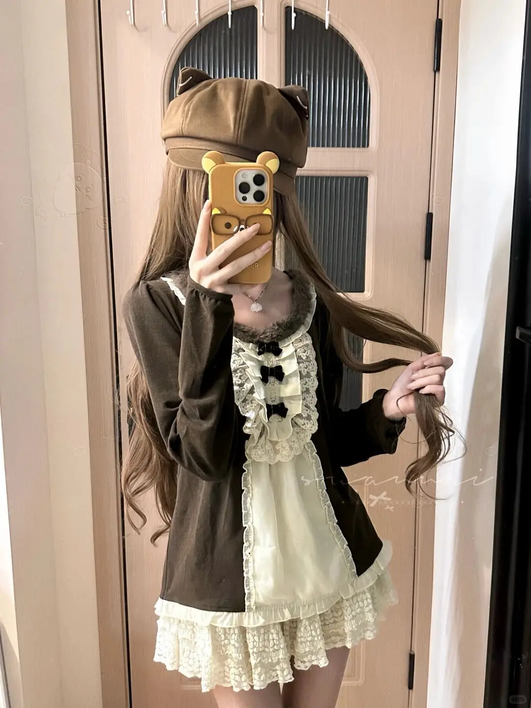 

Японский винтажный стиль, осенне-зимний новый стиль, кружевной меховой воротник, черная рубашка, дизайнерский топ