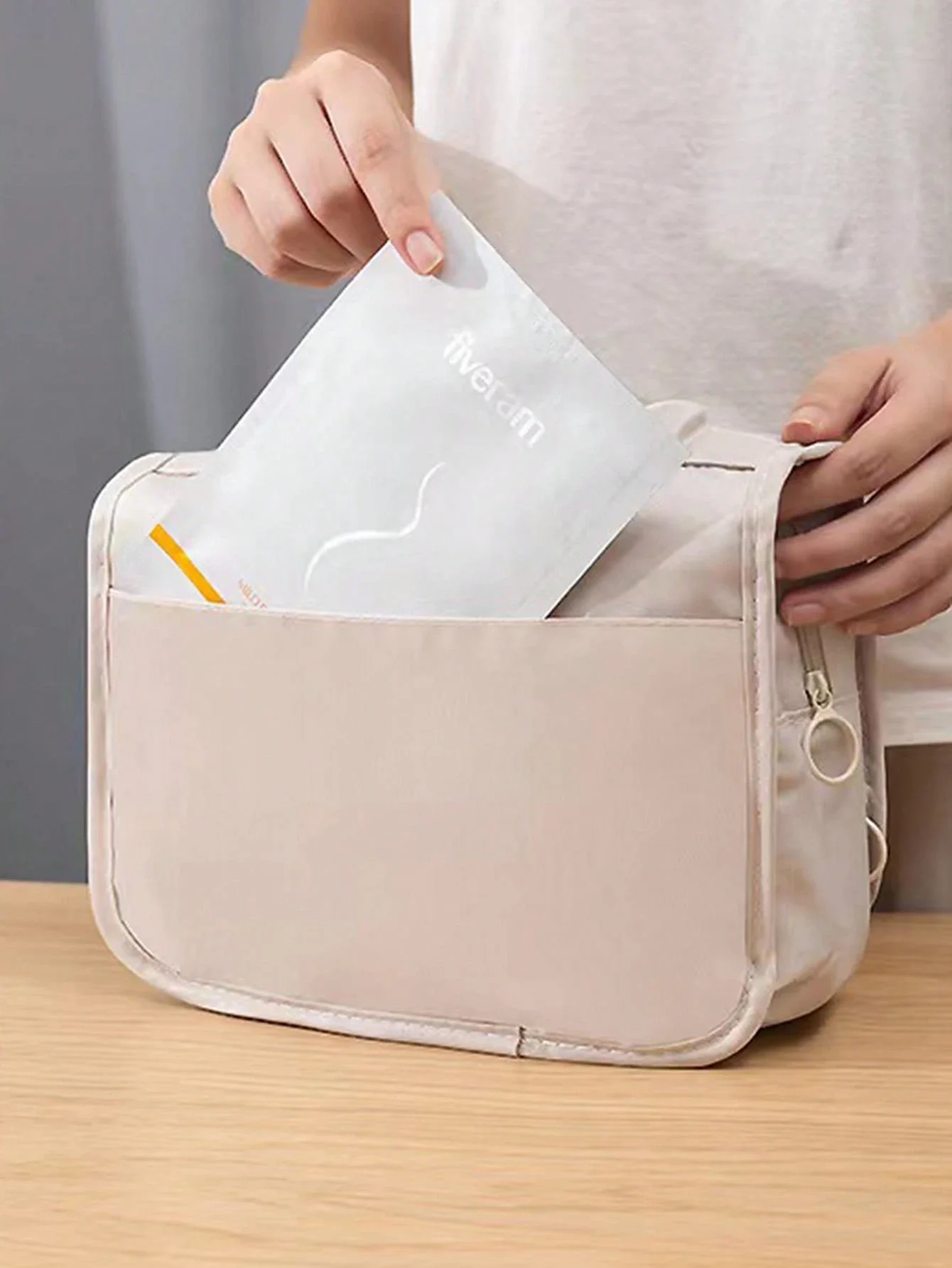 Brief Grafik Hängen Make-Up Tasche Wasserdichte Make-Up Tasche Kulturbeutel Schule Liefert Schule Zeug Für College Wohnheim Für Studenten