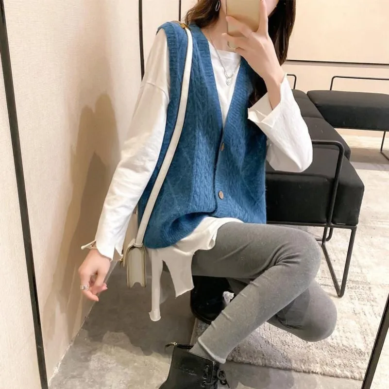 Women Sleeveless Single Breasted Vintage Kawaii Outewear Knitted Cardigan Y2K Simple Casual V Neck Sweater Vest Loose Waistcoat