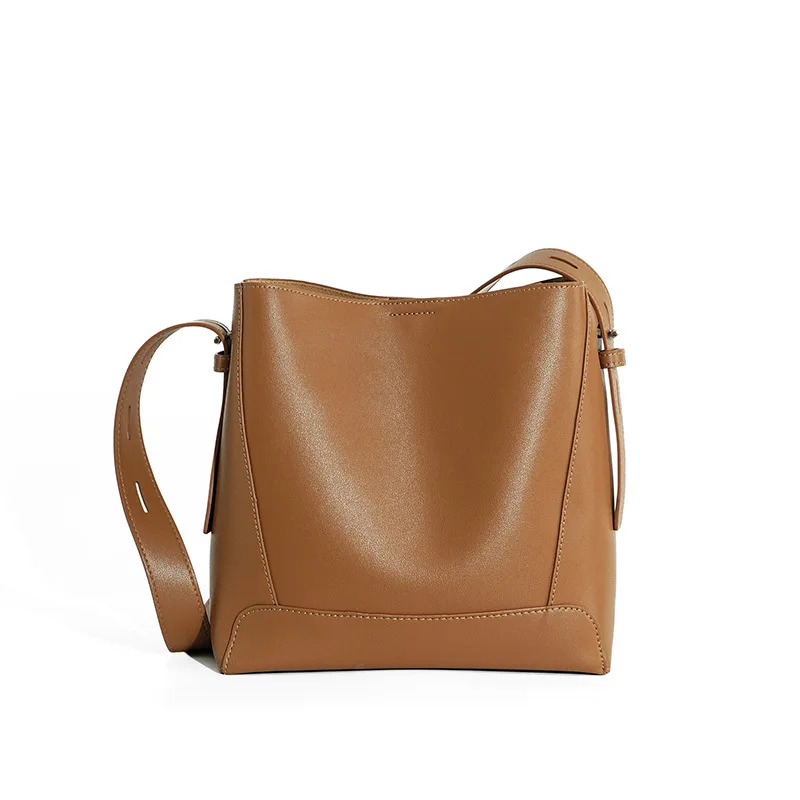 

Hot-selling New Large-capacity Messenger Bag Versatile Leather Shoulder Premium Commuter Bucket Bag
