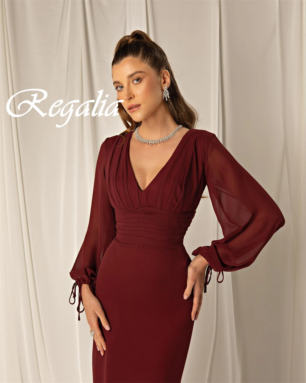 Maßgeschneiderte Abendkleider aus bordeauxrotem Jersey im Meerjungfrau-Stil, formelle V-Ausschnitt, lange Ärmel, Heimkehrkleider, Temperament-Partykleider