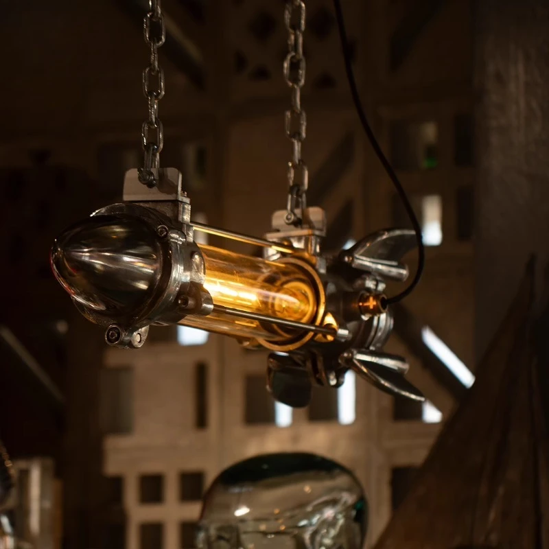 Illuminazione da tavolo sospesa