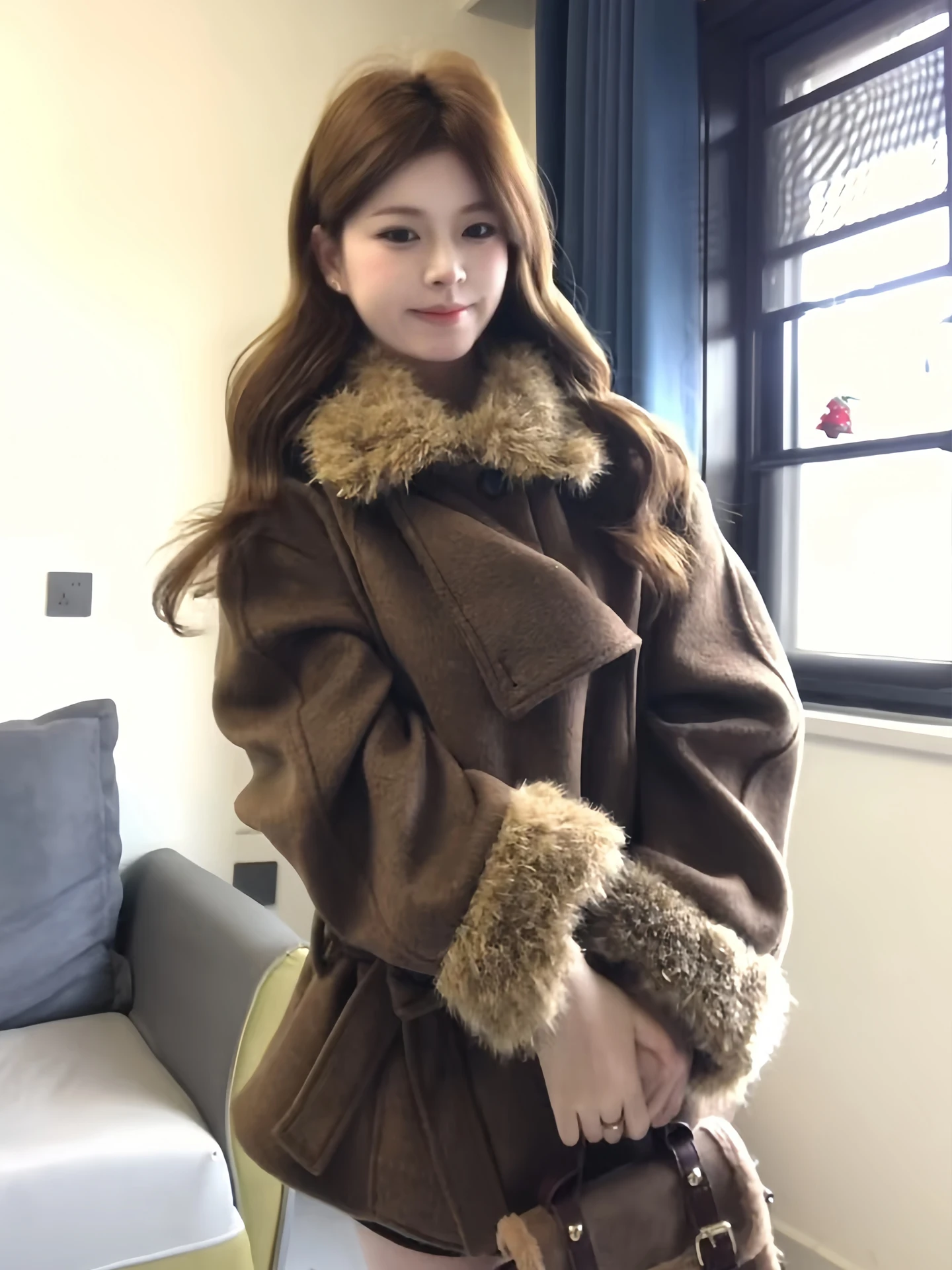 

Женское шерстяное пальто с меховым воротником, свободного кроя, в корейском стиле, зимняя верхняя одежда, длинное, на одной пуговице