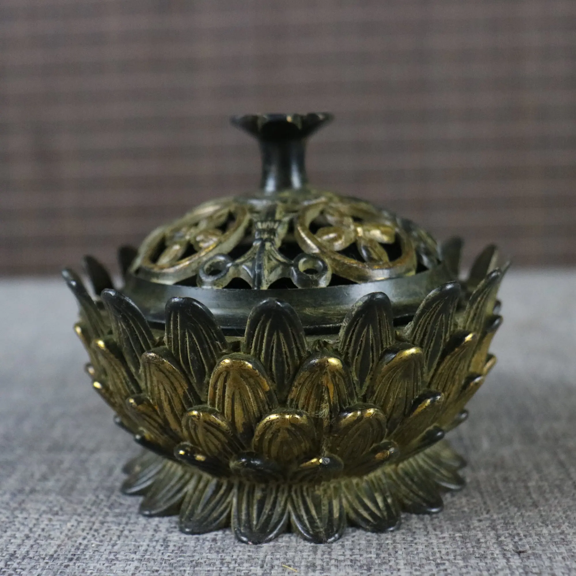 

Collection Chinese Brass Carved Beautiful Lotus Flower Exquisite Censer Incense Burner Statue