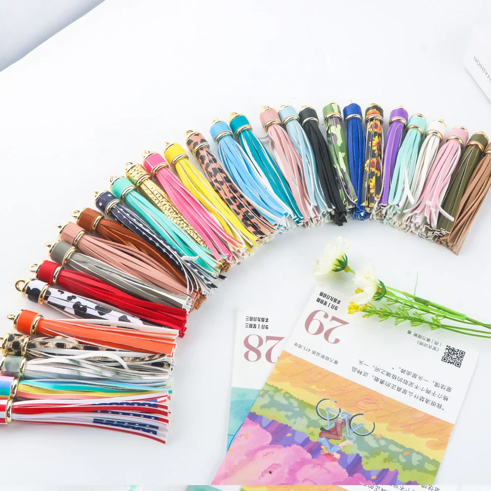 Kovict 5Pcs Leather Keychain Tassels Bulk Colored  Pendants Crafts for Keyring Jewellery Making DIY Keychains Supplies