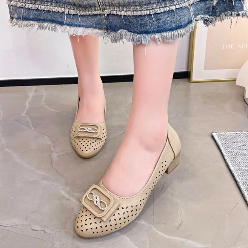 

2025 Spring New Korean Versatile Low-heeled Women's Sandals Fashion Round Head Large Size Short Mouth Casual Women's Shoes 35-40