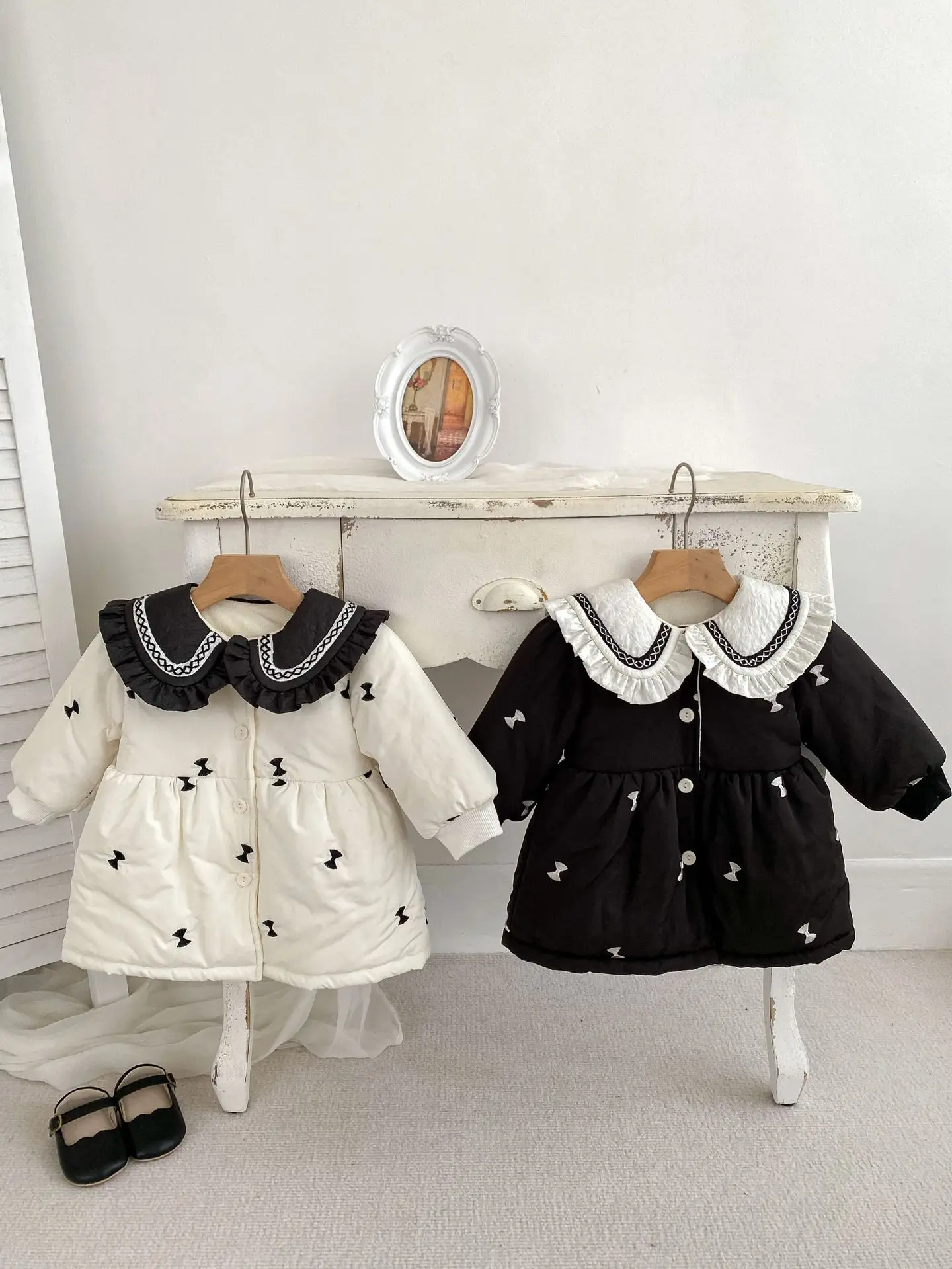 Winter New Baby Girl Long Sleeve Coat Girls Bow Embroidery Plus Velvet Thick Cardigan Children Padded Jacket Princess Coat