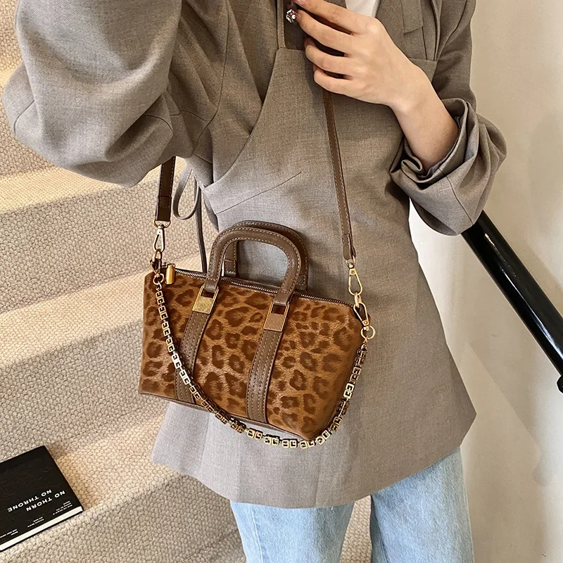 2025 Borsa a cuscino con stampa leopardata retrò da donna nuova - Borsa a tracolla versatile alla moda con giunture alla moda