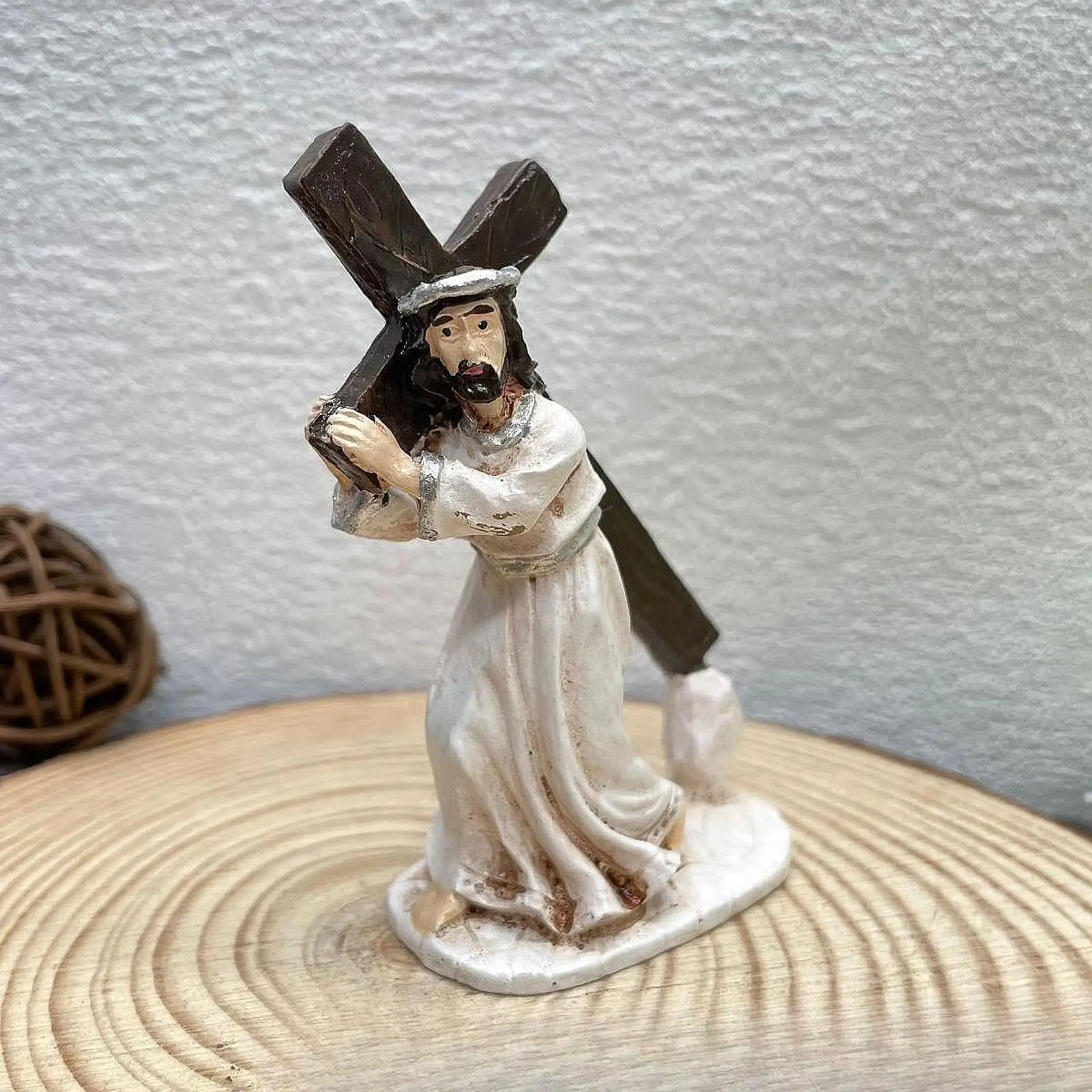 Carrying Cross Figurine Jesus Statue Holiday Craft Gift Sculpture Holy Resin for Tabletop Car Collection Ornament Decor