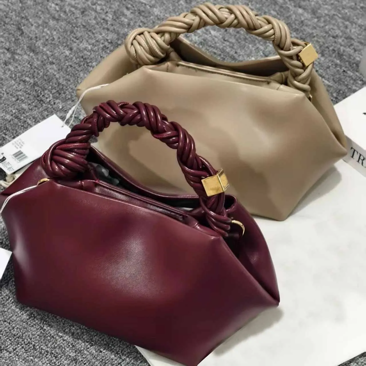 

2026 Hot Paris Designer Casual Crossbody Bag Hexagonal Woven Shoulder Handbag for Women with Premium Feel Ins New Trendy