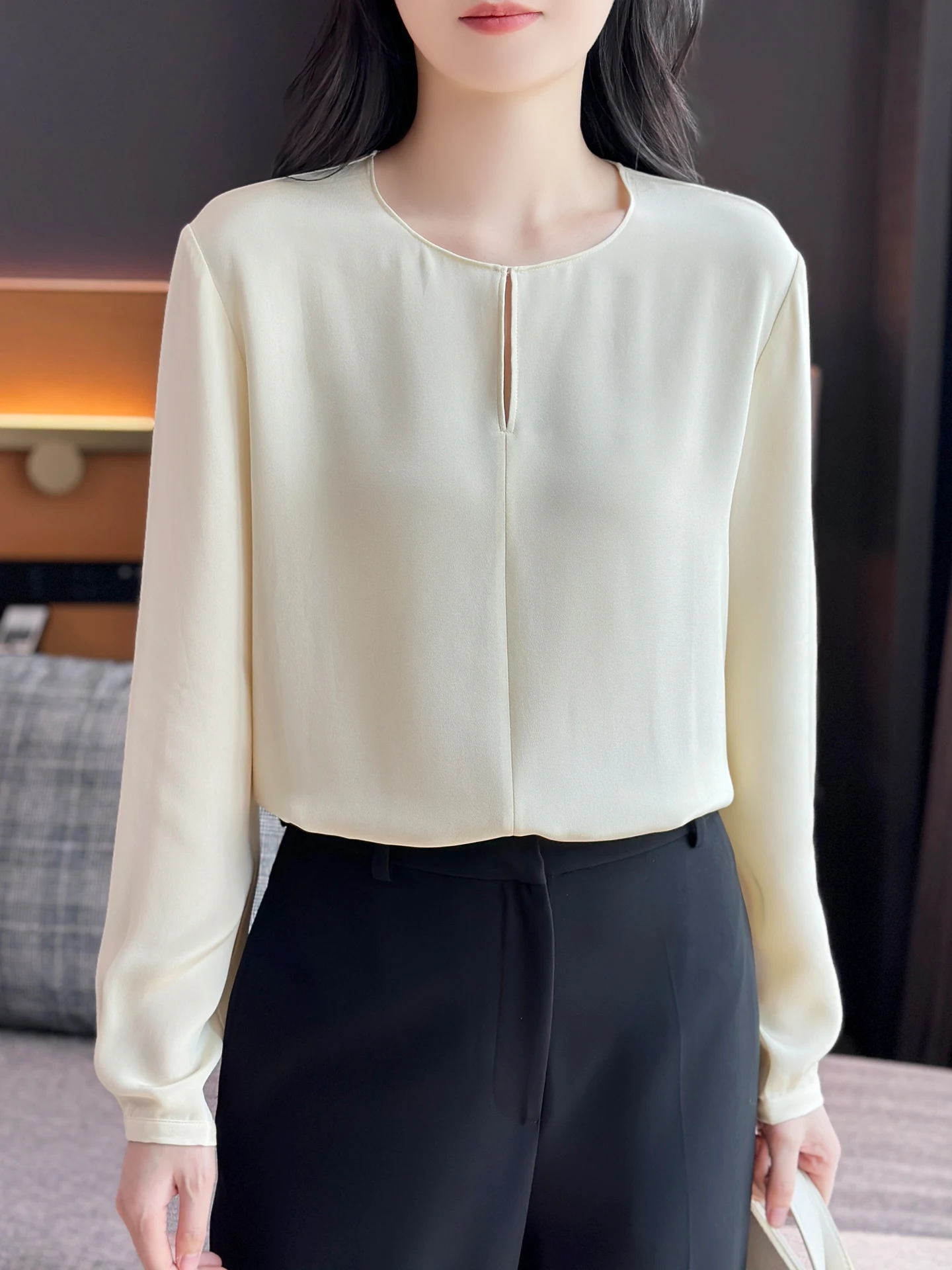 

Zuozhujia Minimalist High-End Silk Shirt Smooth Light Sensing 30 Mum Heavyweight Casual round Neck Silk Shirt