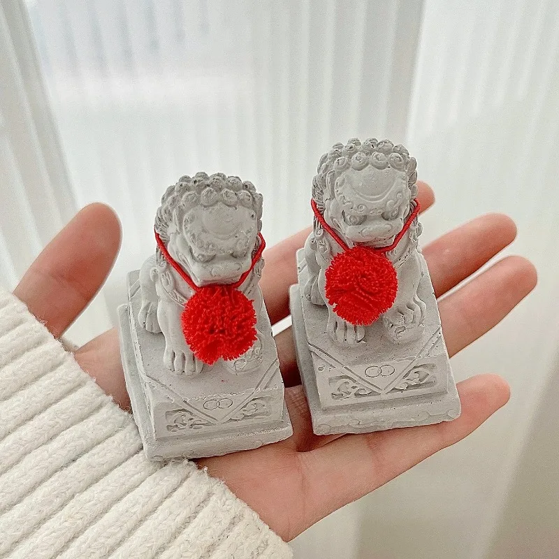 1pc Mini Cement Stone Lion Ornaments Desktop Micro‑scale Guardian Beast New Year Home Decor Tabletop Decoration