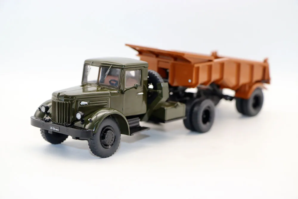 

New 1/43 USSR Truck MAZ 200B with MAZ-5232B Diecast Alloy toys Model For Collection Gift
