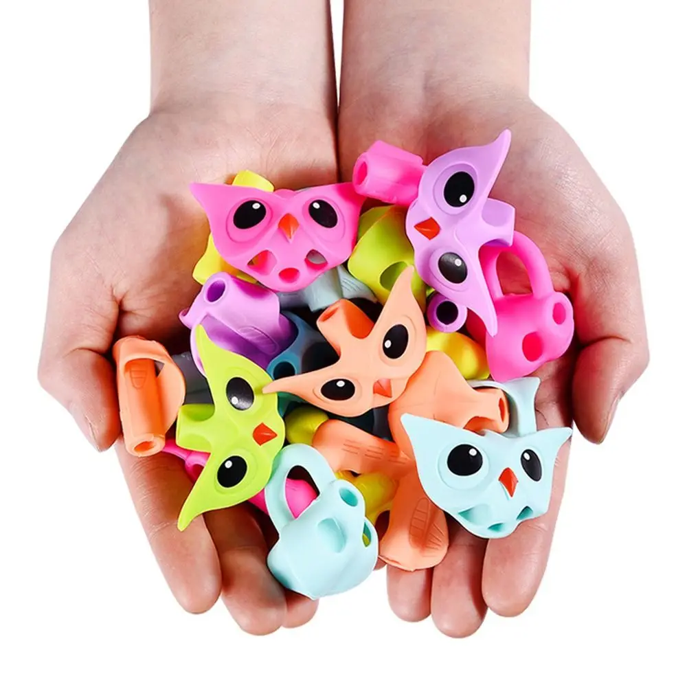 Simpatico correttore posturale per scrittura in silicone a forma di gufo Strumento professionale per la correzione della postura Correzione della scrittura per tenere la cancelleria