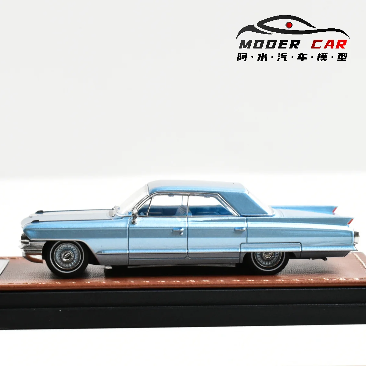 

MK Miniatures MKM 1:64 Deville Diecast Model Car