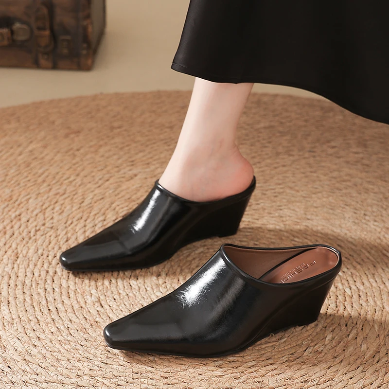 Geschlossene Mules mit Blockabsatz für Damen, cremeweiße spitze Pantoletten, lässige Keilsandalen