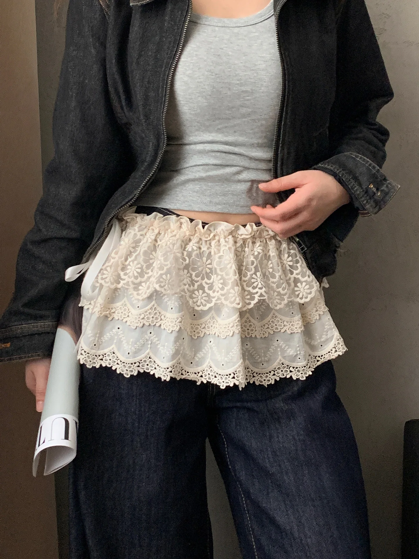 Korean Style White Lace Trim Layered Half Skirt Women's Fashionable Mesh Short Skirt with Jeans Youth mid Waist Standard Fit