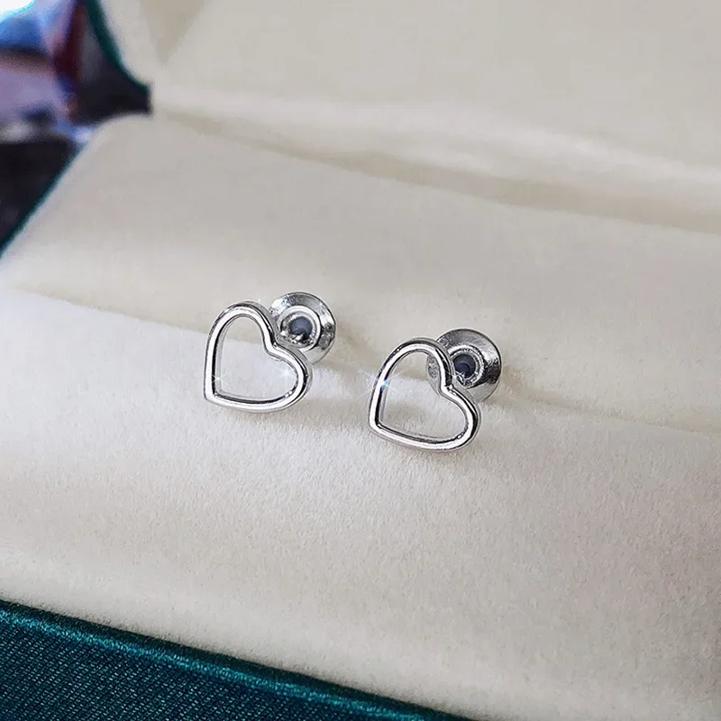 Huitan Chic Herz-Ohrstecker für Damen, Ohrpiercing, minimalistisch, exquisite Liebesohrringe, für den täglichen Gebrauch, modischer, vielseitiger Schmuck