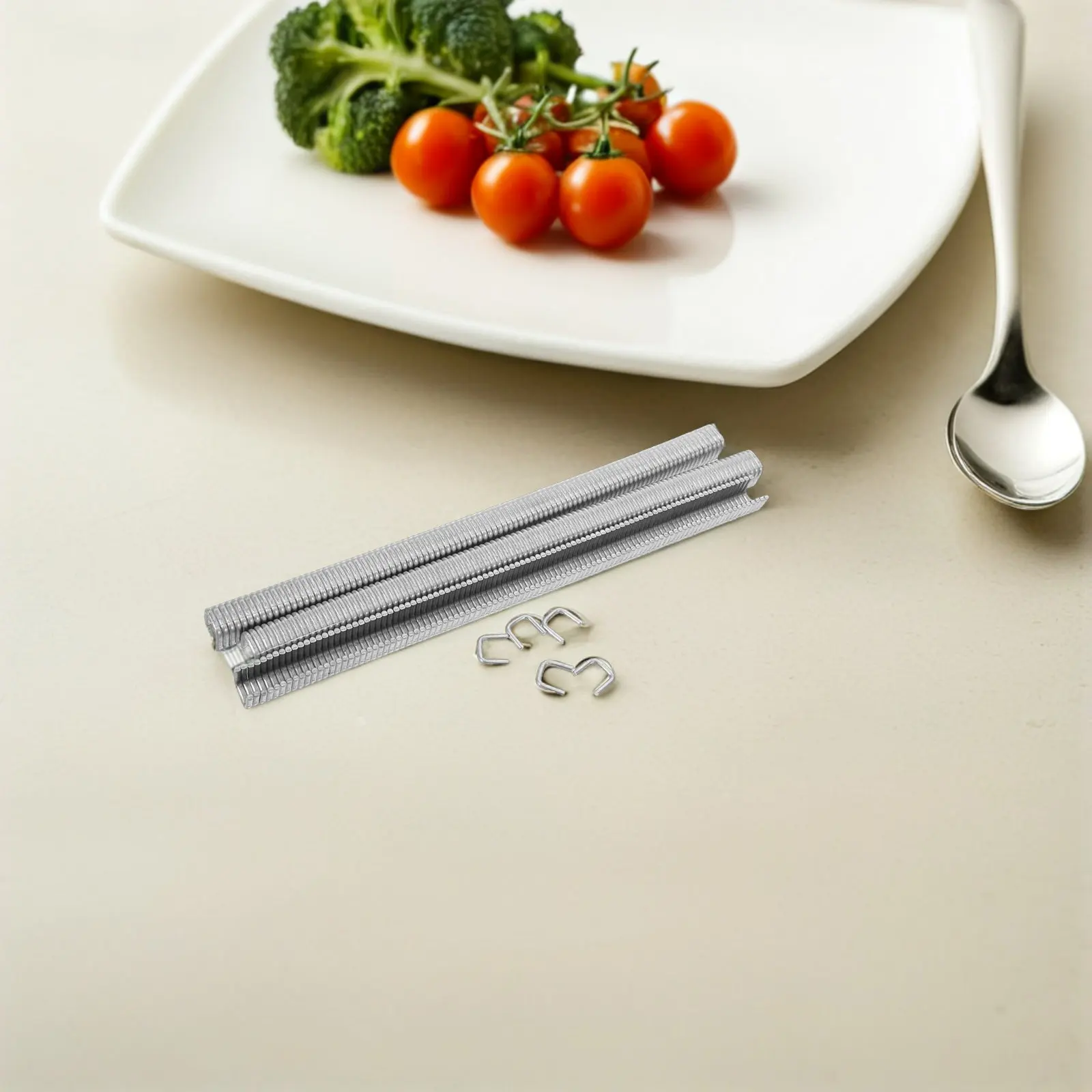 

4400Pcs Aluminum Sausage Clips U-Shaped Sealing Fasteners for Sausage Linking Machine Reusable Meat Packaging Supplies